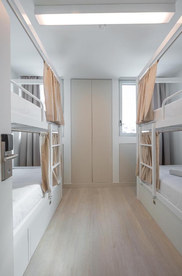 Bed 6-Bed Basic Dormitory Room